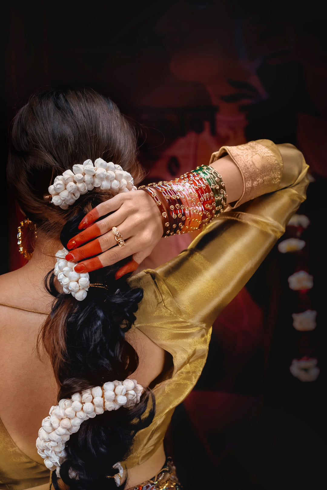 Bridal Red Set Of 4 Glass Bangle For Girls With Embellished Details